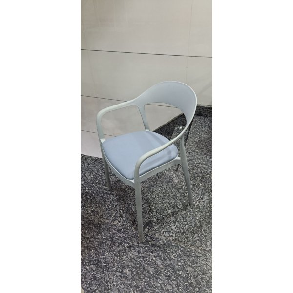 Cushion Seat + Plastic Chair Restaurant Chair