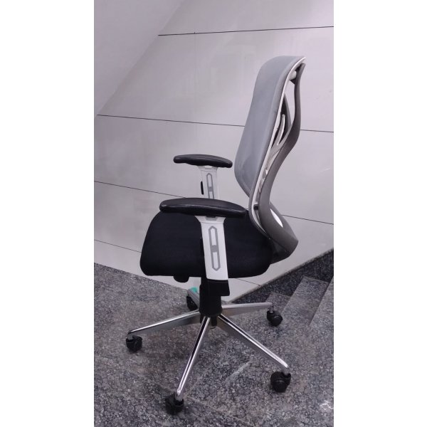 Executive Mesh Chair in White (High Back) Style