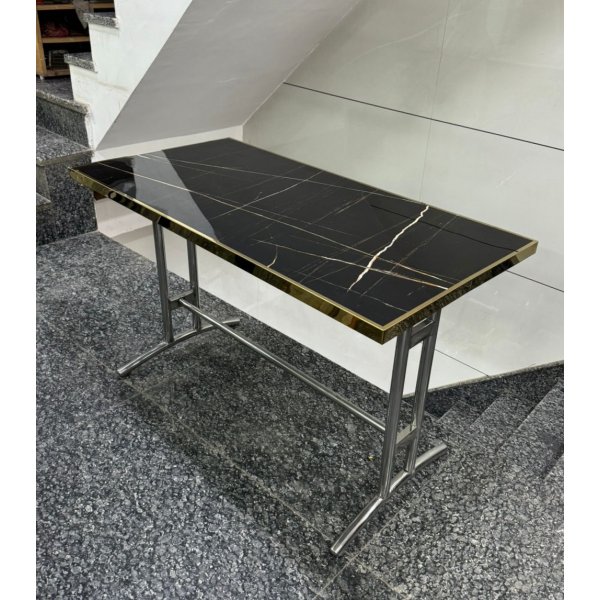 Modern Design Restaurant Table - Style Meets Functionality