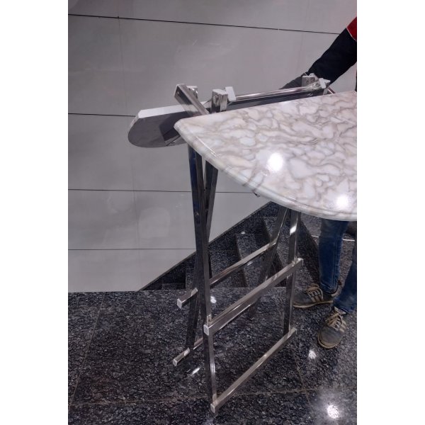 Restaurant Standing Table in Stainless Steel By Kylin Look