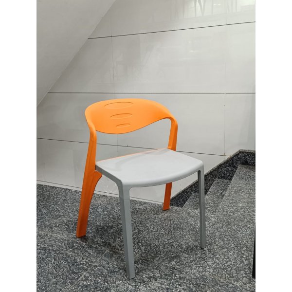 Urban Armless Restaurant Chair - Stylish and Functional Seating for Modern Cafes