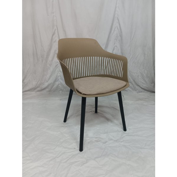 Vento Comfort Chair - Stylish and Durable Restaurant Arm Chair